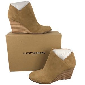 🆕 Lucky Brand Yakeena Suede Wedge Ankle Booties
